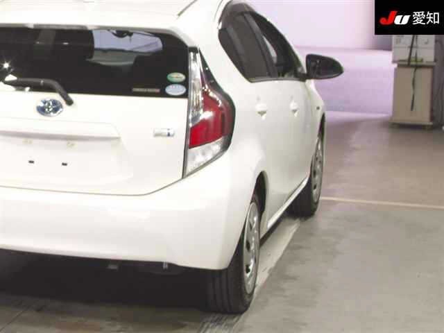 Toyota AQUA 2016 8260829-8