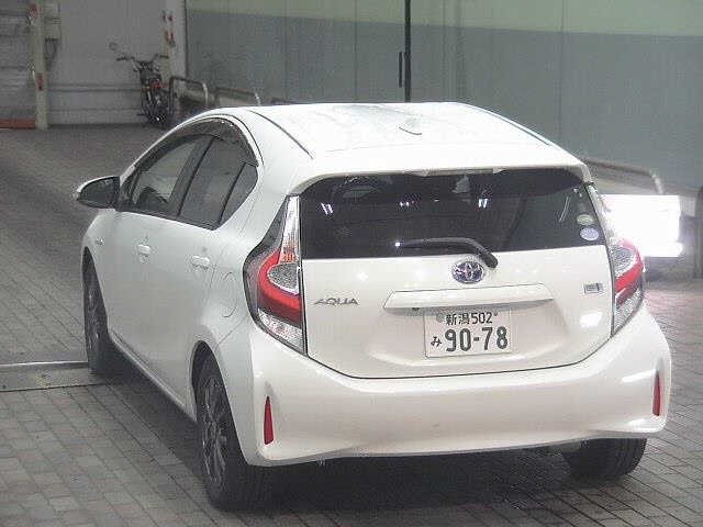Toyota AQUA 2017 8260849-1