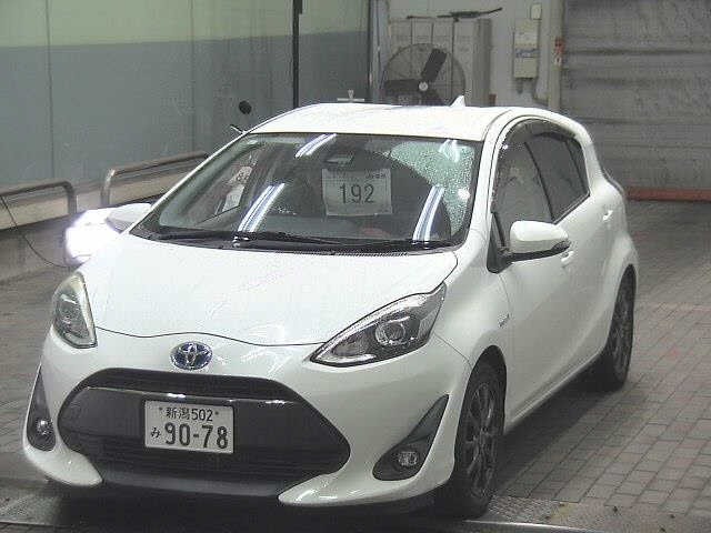 Toyota AQUA 2017 8260849-4