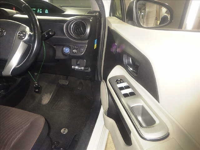 Toyota AQUA 2012 8260854-7