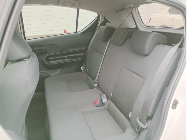 Toyota AQUA 2018 8260890-11