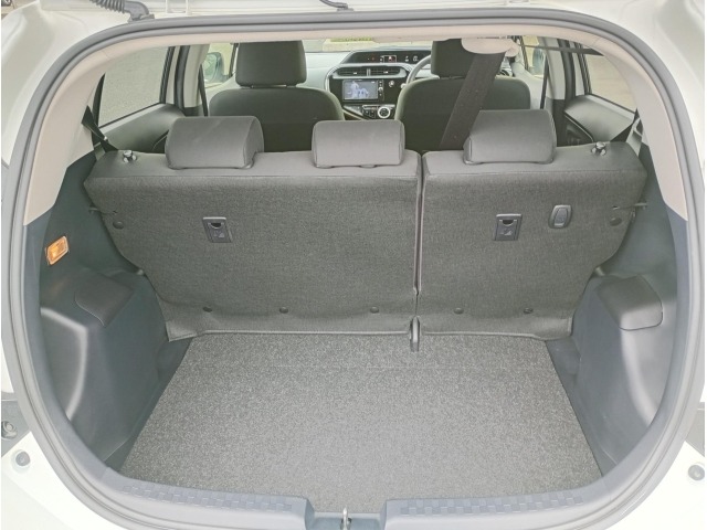 Toyota AQUA 2018 8260890-12
