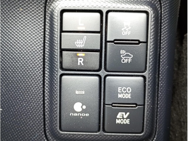 Toyota AQUA 2018 8260890-14