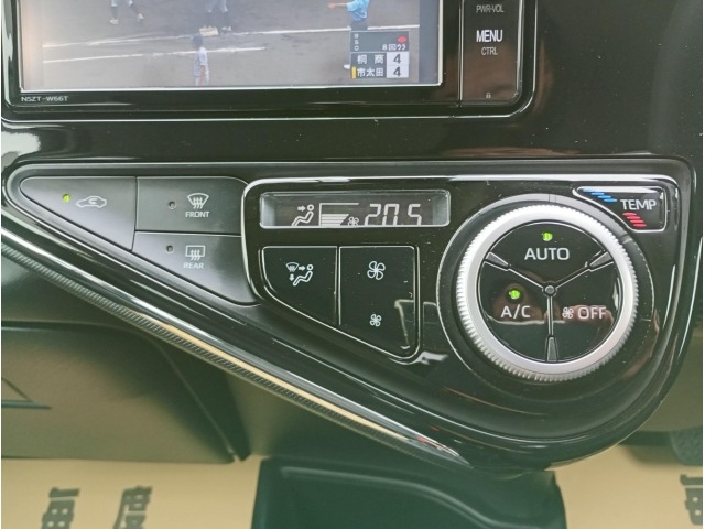 Toyota AQUA 2018 8260890-16