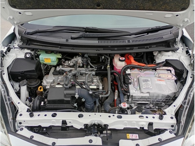 Toyota AQUA 2018 8260890-24