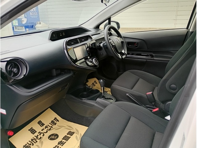 Toyota AQUA 2018 8260890-37