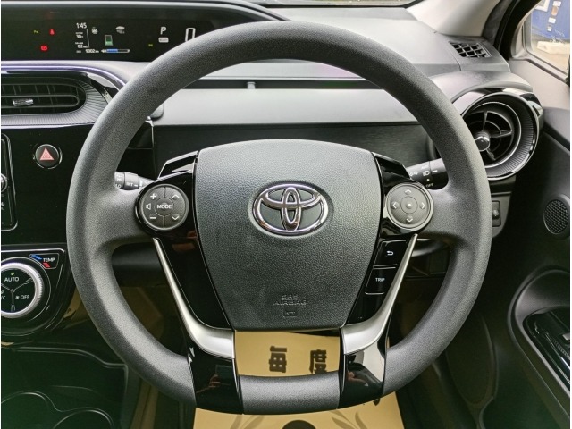 Toyota AQUA 2018 8260890-5