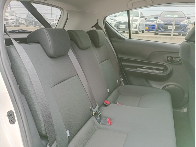 Toyota AQUA 2018 8260890-9