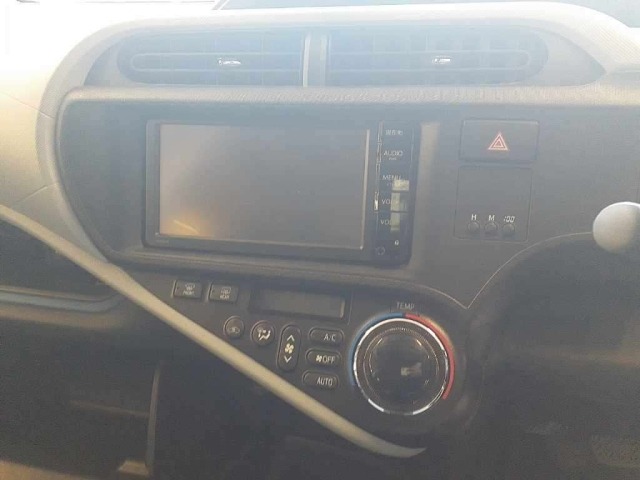 Toyota AQUA 2014 8260900-12