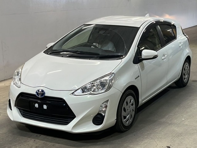 Toyota AQUA 2016 8260938-0