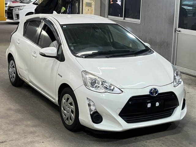 Toyota AQUA 2016 8260938-4