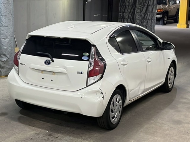 Toyota AQUA 2016 8260938-5