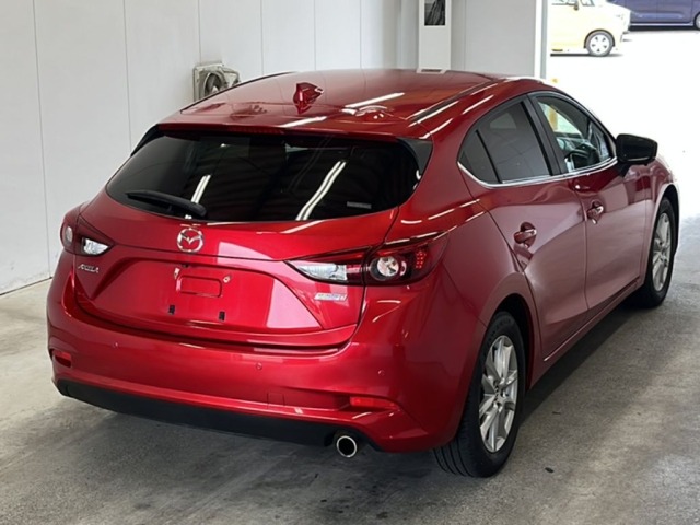 Mazda AXELA 2017 8258323-1