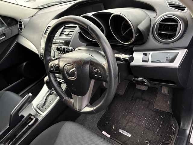 Mazda AXELA 2011 8258325-3
