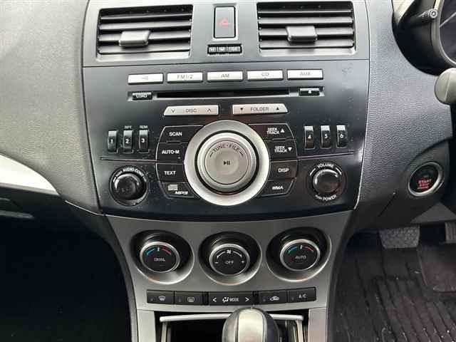 Mazda AXELA 2011 8258325-6