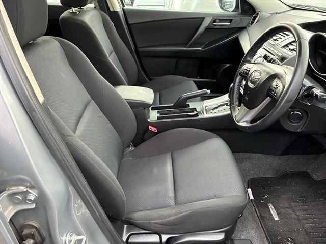 Mazda AXELA 2011 8258325-7