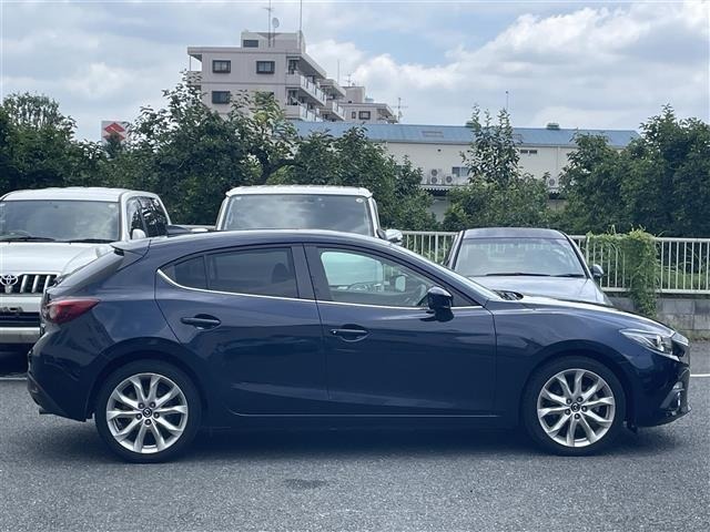 Mazda AXELA 2015 8258403-1