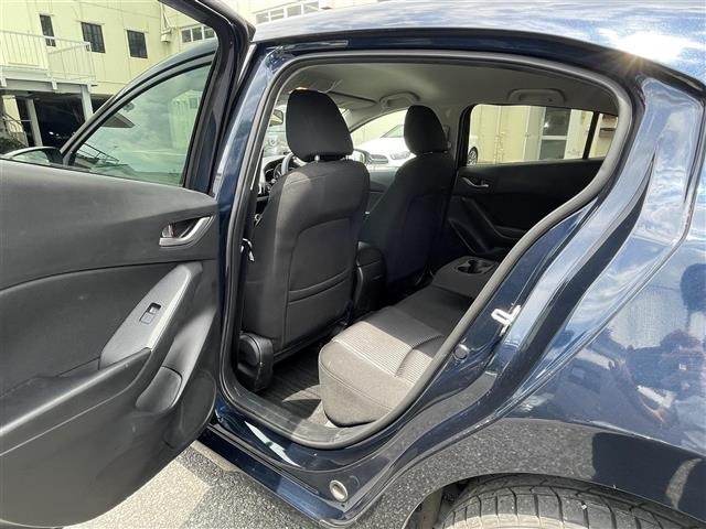 Mazda AXELA 2015 8258403-2