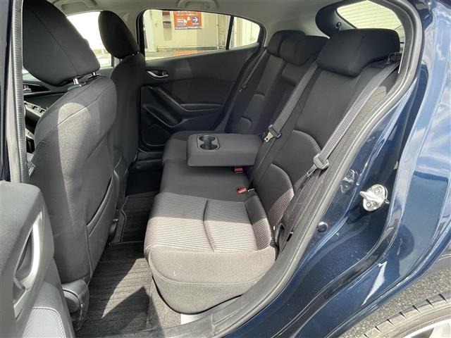 Mazda AXELA 2015 8258403-4