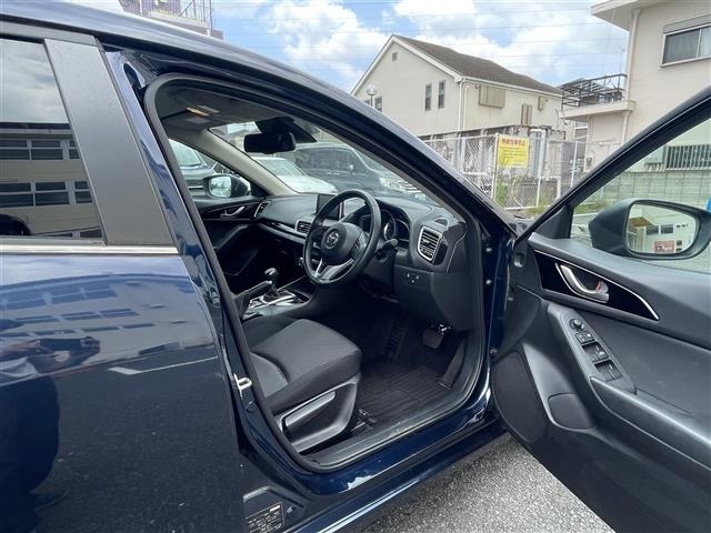 Mazda AXELA 2015 8258403-8