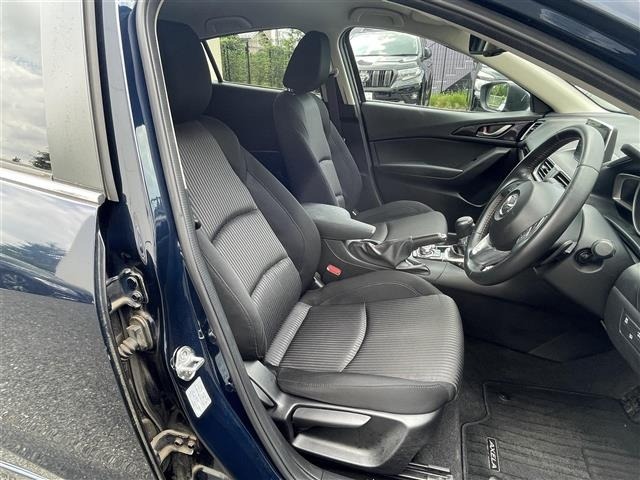 Mazda AXELA 2015 8258403-9
