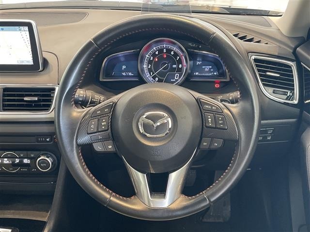 Mazda AXELA 2015 8258406-6