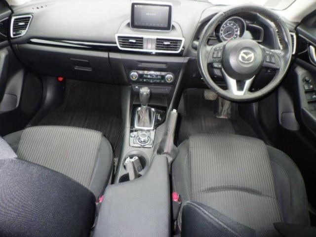 Mazda AXELA 2016 8258421-3