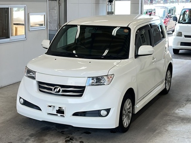 Toyota BB 2008 8263327-0