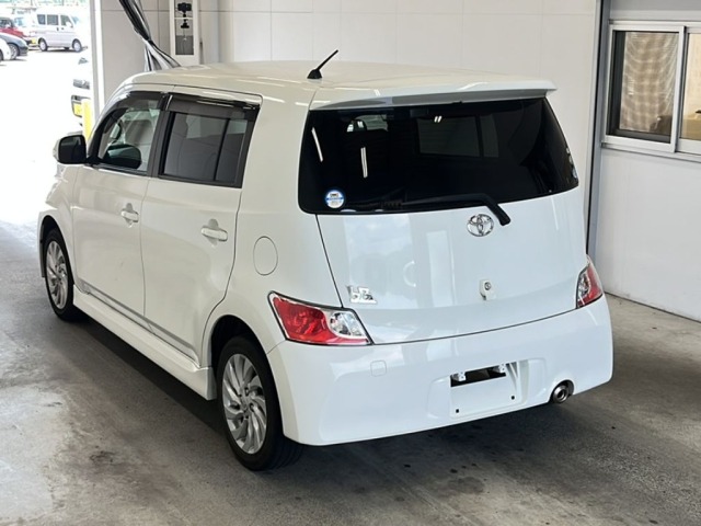 Toyota BB 2008 8263327-5