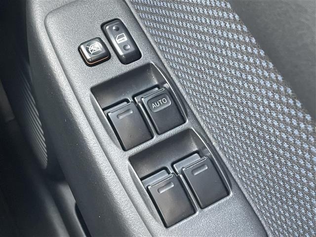 Toyota BB 2004 8263334-6