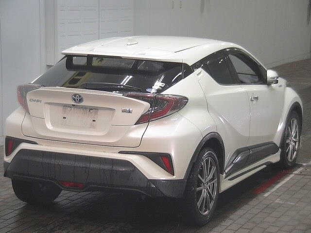 Toyota C-HR 2017 8264291-5