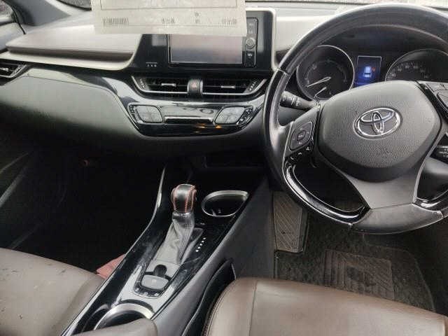 Toyota C-HR 2017 8264291-6