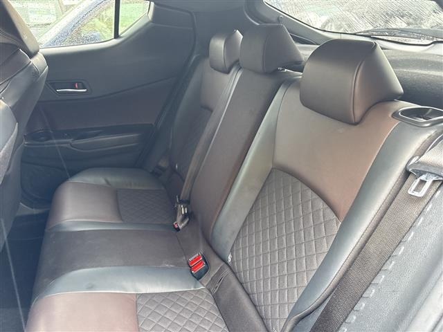 Toyota C-HR 2017 8264641-12