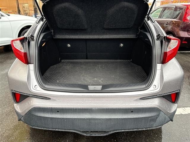 Toyota C-HR 2017 8264641-20