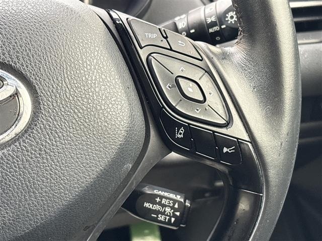 Toyota C-HR 2017 8264641-7