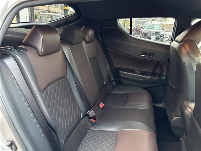 Toyota C-HR 2017 8264643-12