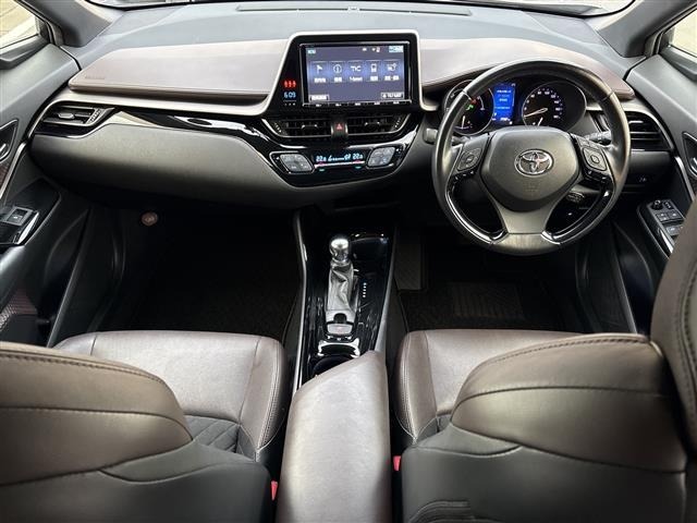 Toyota C-HR 2017 8264643-14