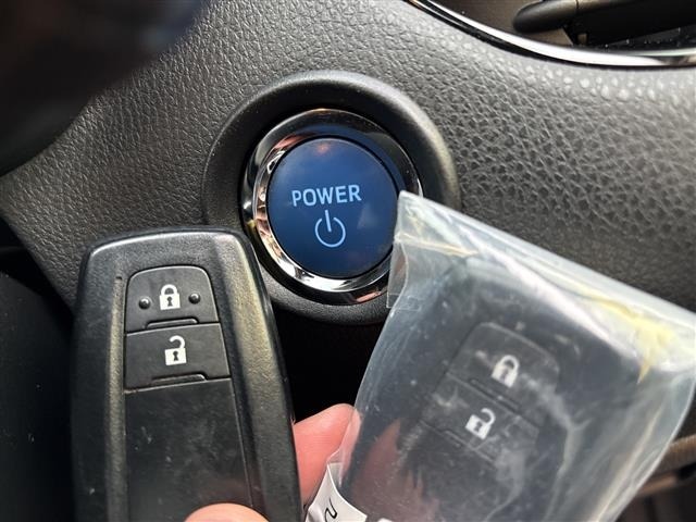 Toyota C-HR 2017 8264643-3