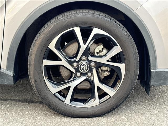 Toyota C-HR 2017 8264643-6