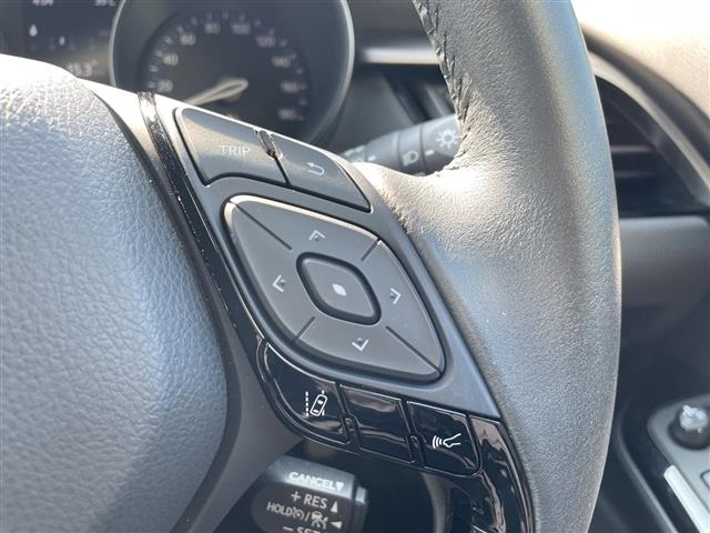 Toyota C-HR 2023 8264645-3