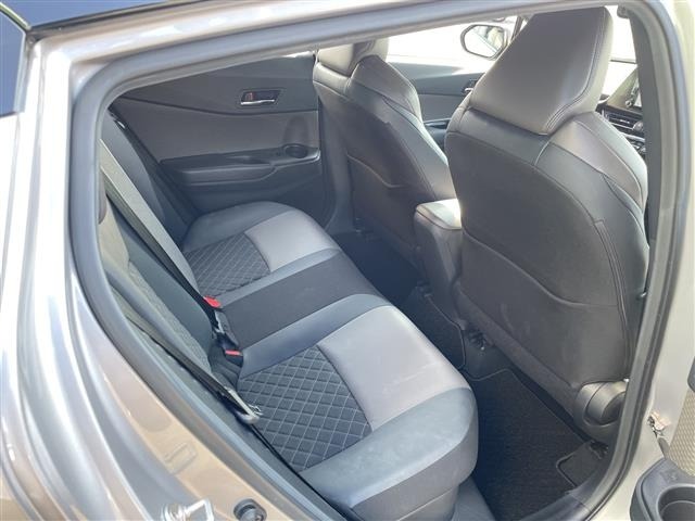 Toyota C-HR 2023 8264645-4