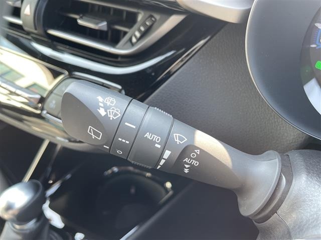 Toyota C-HR 2023 8264645-5