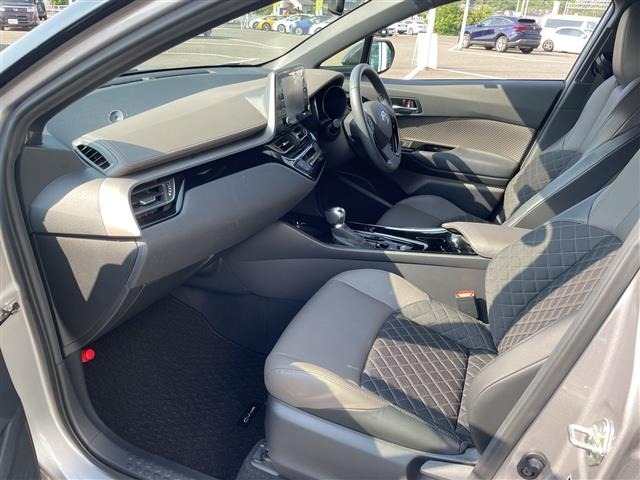 Toyota C-HR 2023 8264645-6