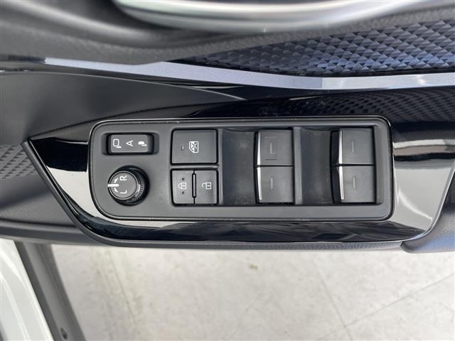 Toyota C-HR 2021 8264662-6