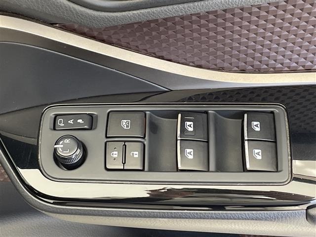 Toyota C-HR 2017 8264670-4