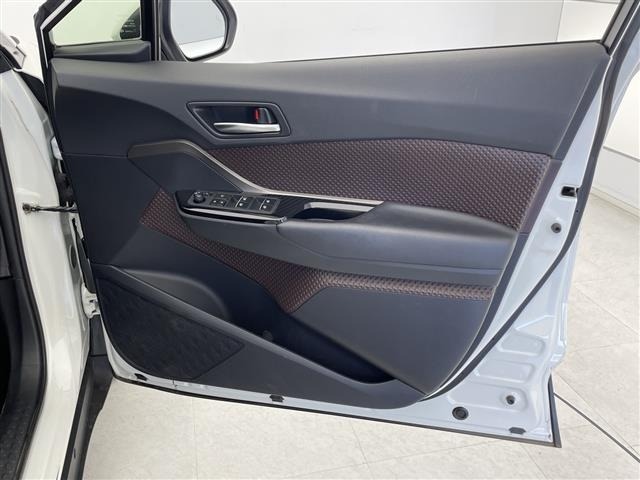 Toyota C-HR 2017 8264670-6