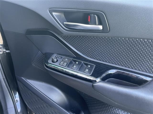Toyota C-HR 2018 8264671-12