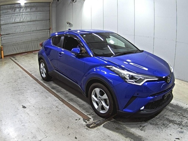 Toyota C-HR 2018 8264730-0