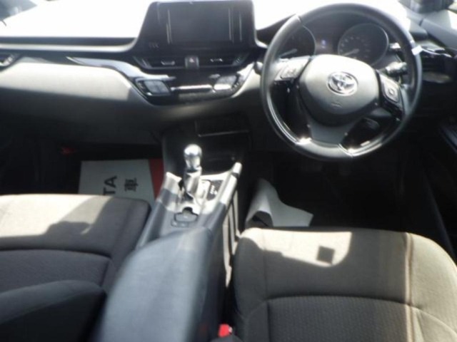 Toyota C-HR 2018 8264730-3