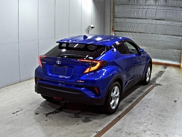 Toyota C-HR 2018 8264730-5